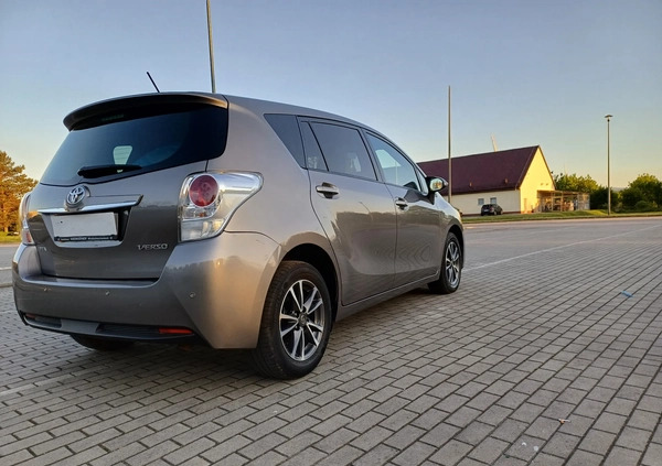 Toyota Verso cena 29900 przebieg: 230000, rok produkcji 2014 z Ostrów Lubelski małe 407